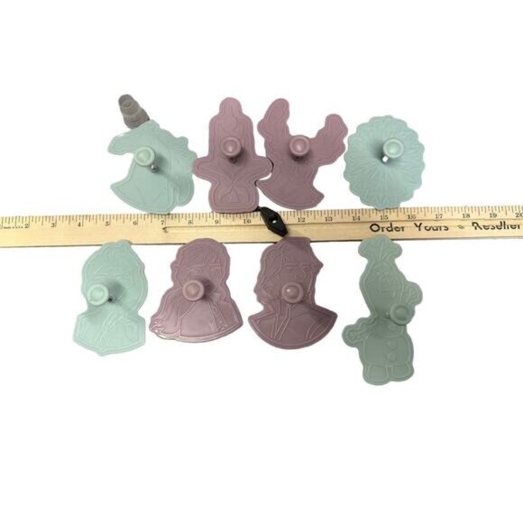 William Sonoma Disney Frozen 2 Cookie Cutter Baking Set Kit - Picture 3 of 5